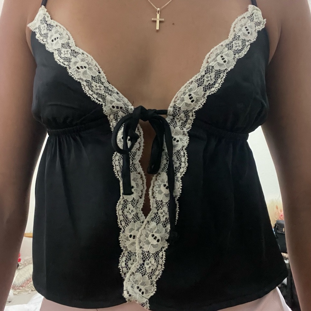 LA hearts, lace, tie front cami tank top, black satin. Size XS like new conditi